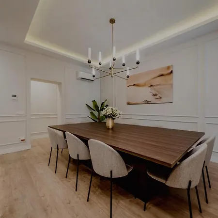 Modern Apartment *